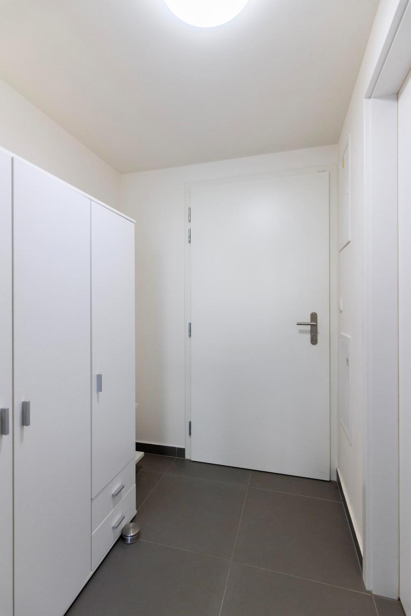 Apartment 200mb Wifi, Supermarket On-site, 12min Center