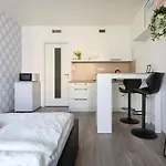 200Mb Wifi, Supermarket On-Site, 12Min City Center
