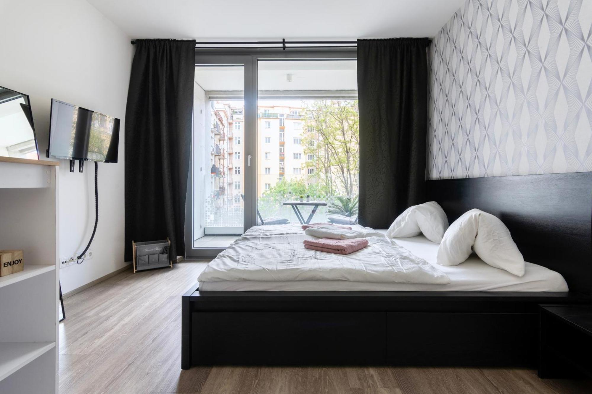 200mb Wifi, Supermarket On-site, 12min Center Apartment *