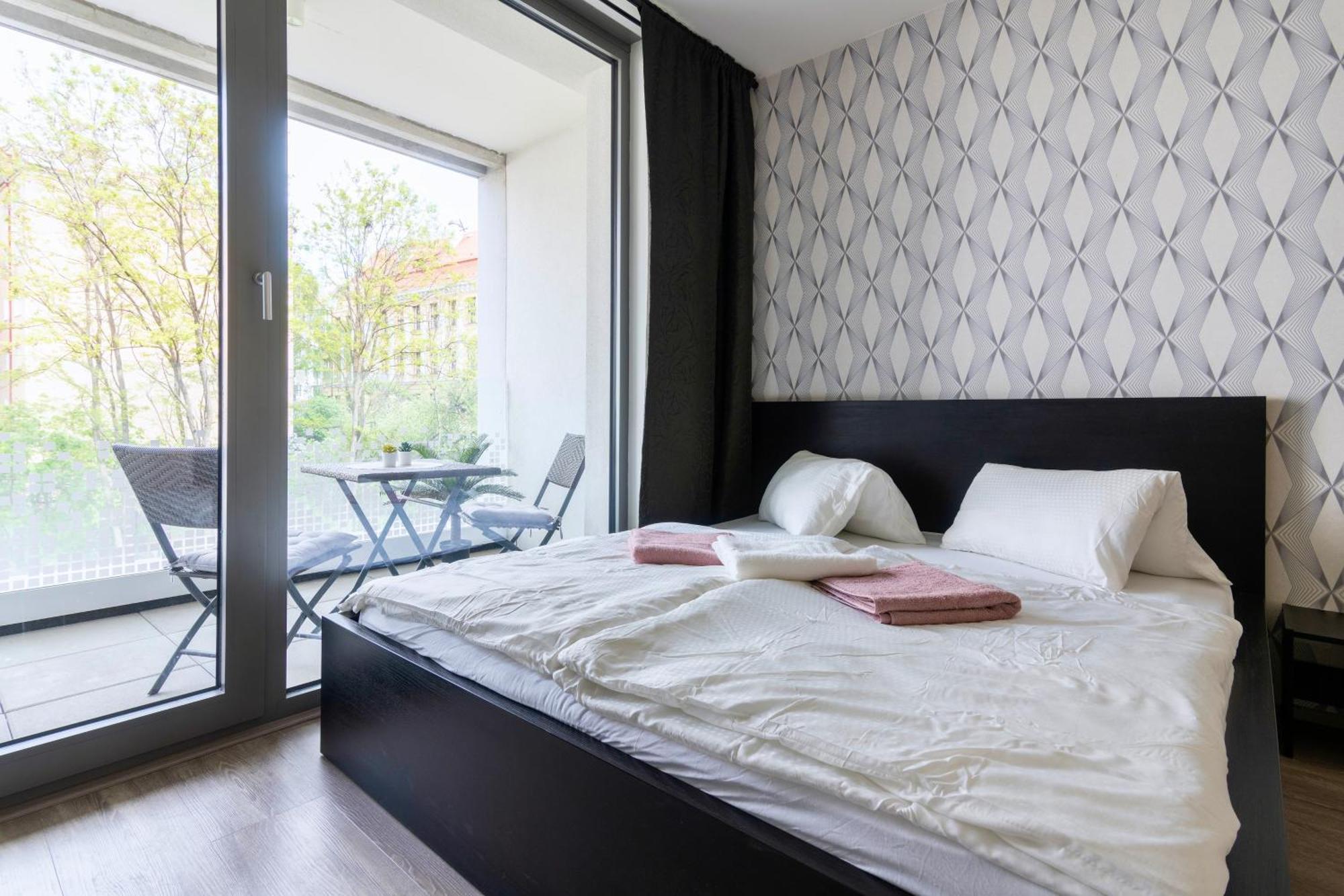 200mb Wifi, Supermarket On-site, 12min Center Apartment Prague
